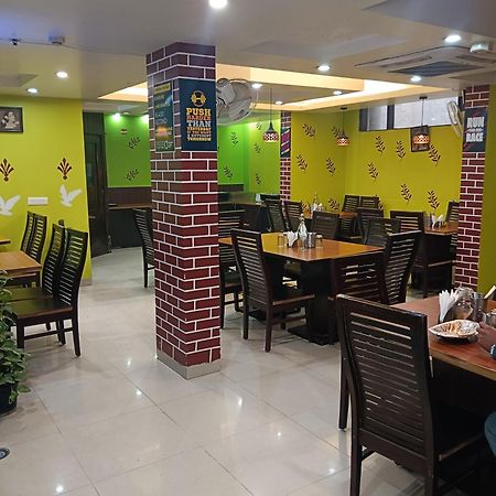 Hotel Wti Airport Grand Delhi Nova Deli Exterior foto