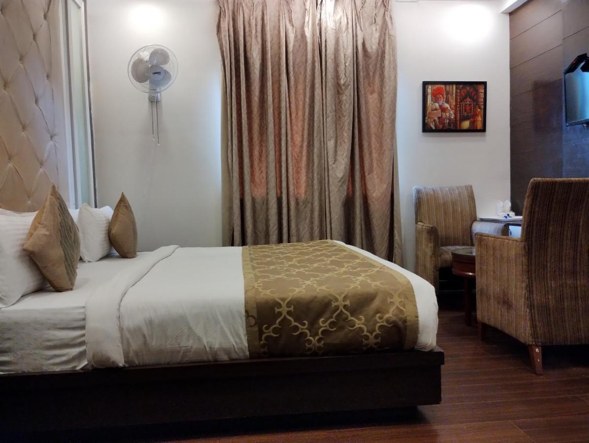 Hotel Wti Airport Grand Delhi Nova Deli Exterior foto