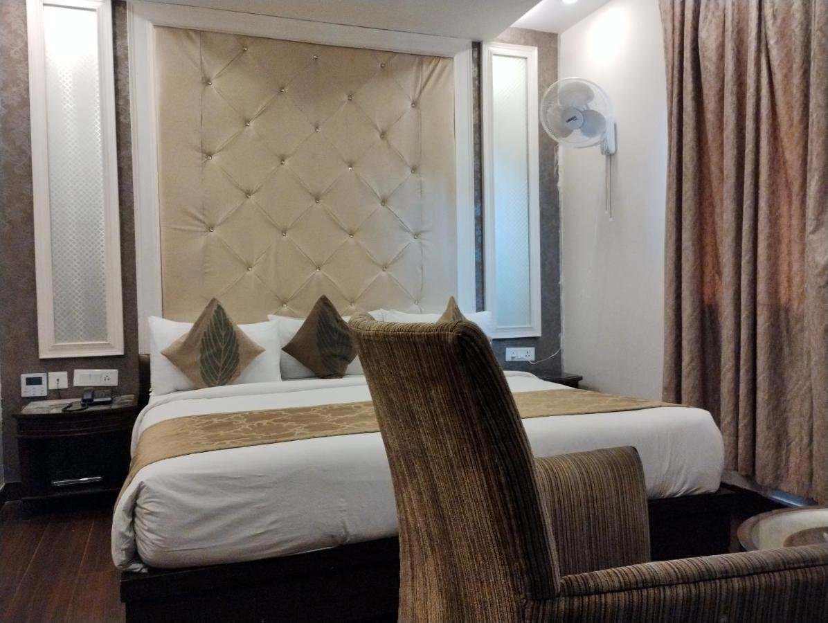 Hotel Wti Airport Grand Delhi Nova Deli Exterior foto
