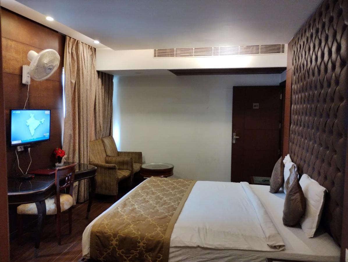 Hotel Wti Airport Grand Delhi Nova Deli Exterior foto