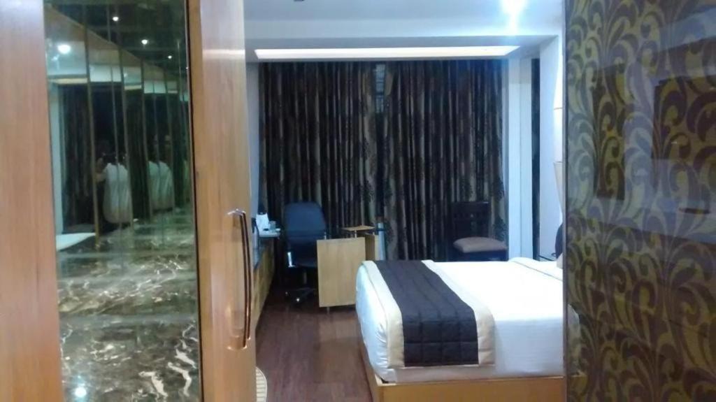 Hotel Wti Airport Grand Delhi Nova Deli Exterior foto
