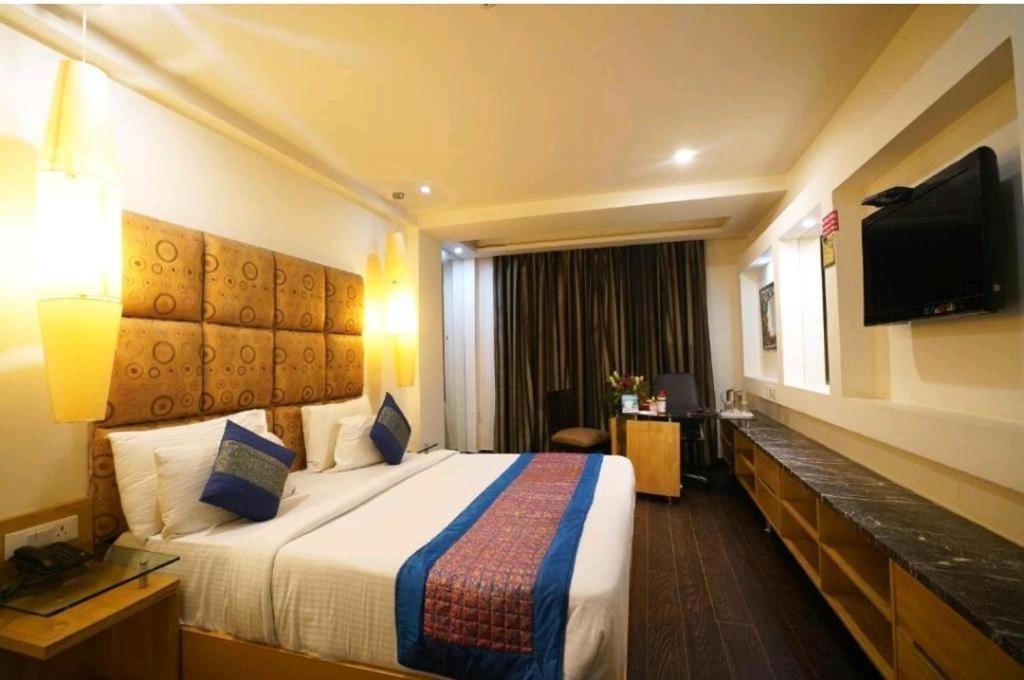 Hotel Wti Airport Grand Delhi Nova Deli Exterior foto